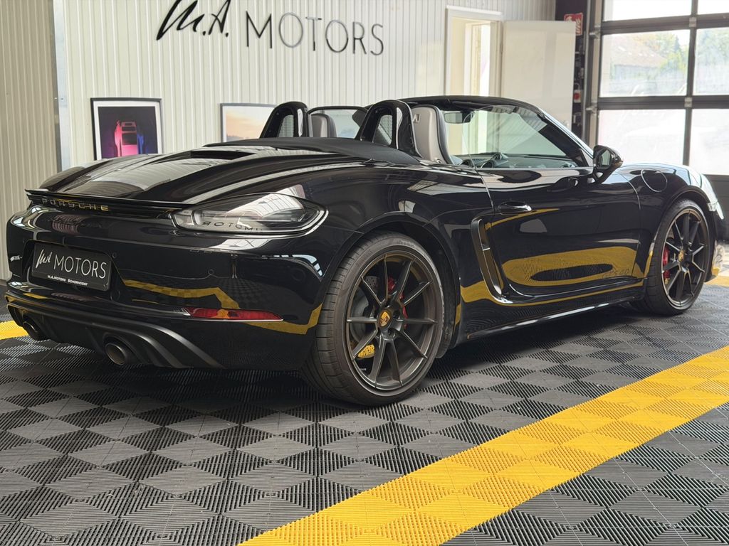 PORSCHE 718 Boxster/GTS 4.0/APPROV/GTS PAKET/BOSE/SP.CHR PORSCHE 718 Boxster/GTS 4.0/APPROV/GTS PAKET/BOSE/SP.CHR