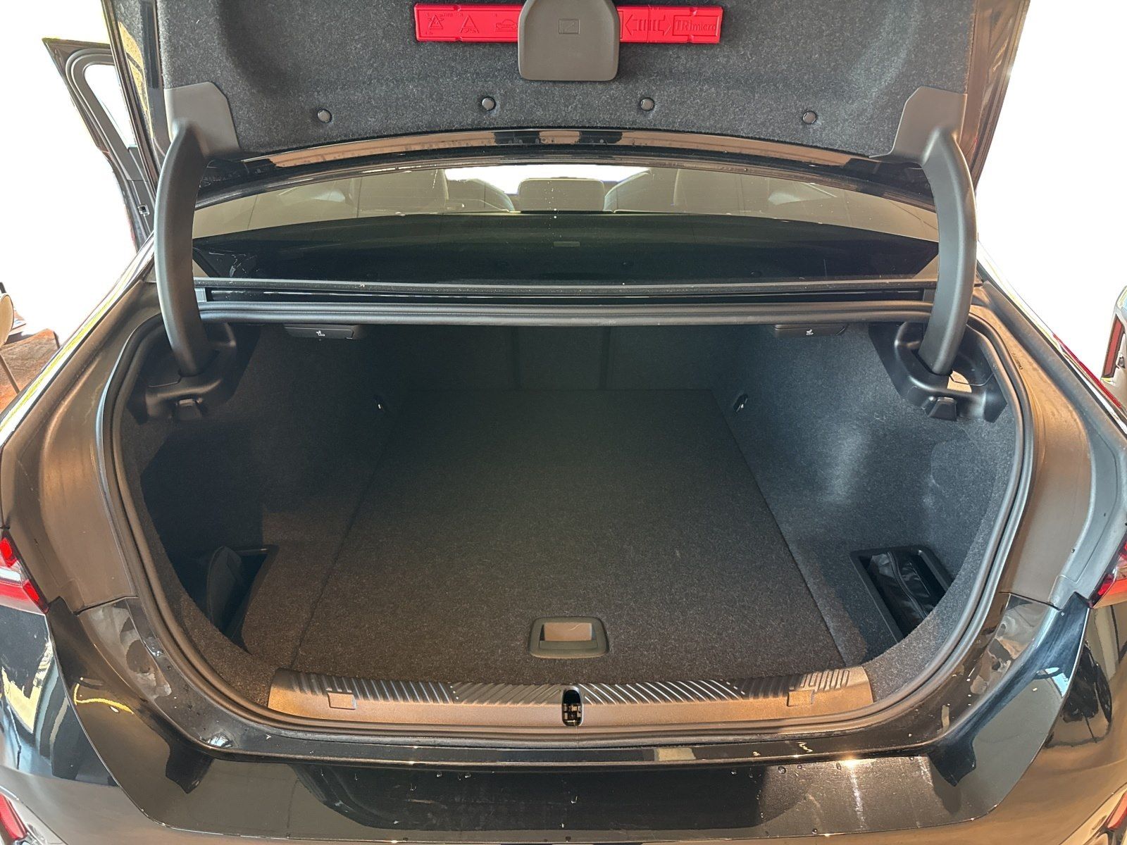 BMW i5 xDrive40 Vollaustattung m. AHK UPE 97.220,-€ foto 19