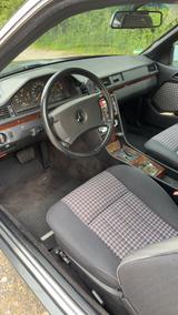 Mercedes-Benz CE 300 - schwarze Mercedes-Benz CE 300