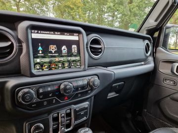 Jeep Wrangler - 12
