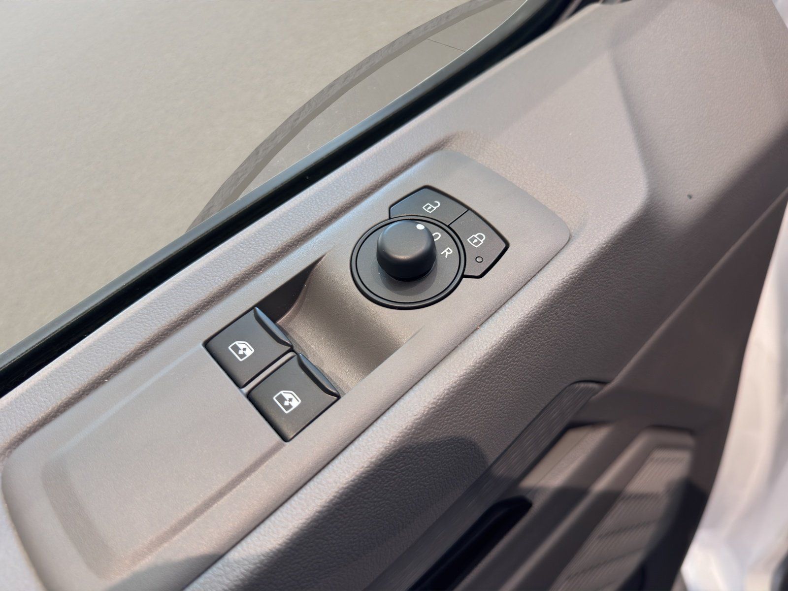 Volkswagen T7 Transporter - Bild 9