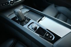 Fahrzeugabbildung Volvo XC60 B4 D AWD R-Design*STDHZG*360°*H&K*AHK