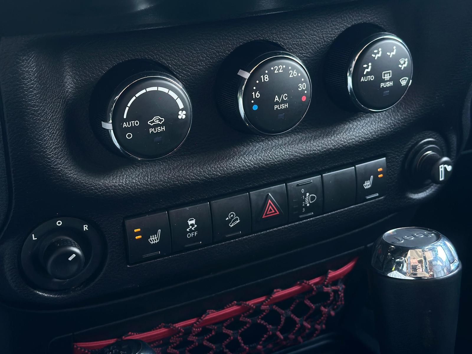 JEEP Wrangler 3.6 JK UNLIMITED RUBICON RECON CARPLAY - Image 13