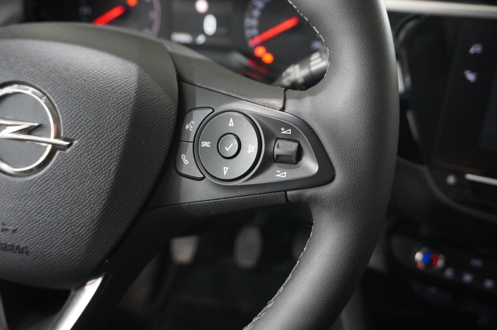 Fahrzeugabbildung Opel Corsa F 1.5D ELEGANCE NAVI/LED/KAMERA/TEMP/DAB+