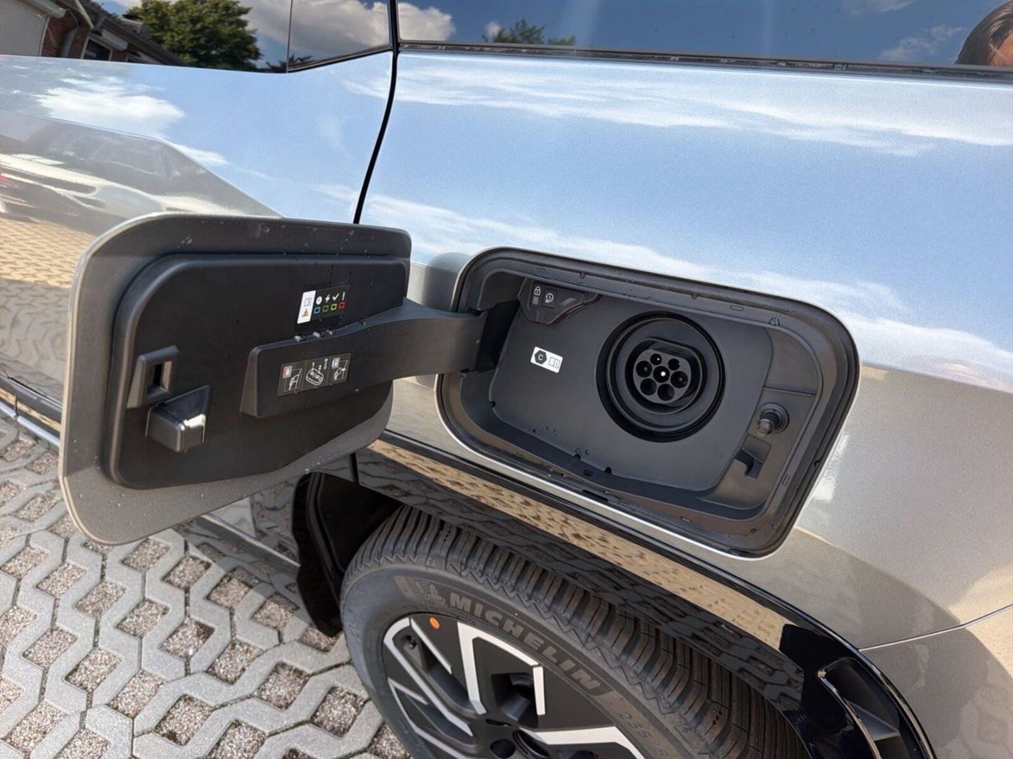 Fahrzeugabbildung Jeep Compass NEW MY26-Summit Plug-In-Hybrid -Voll-Pan
