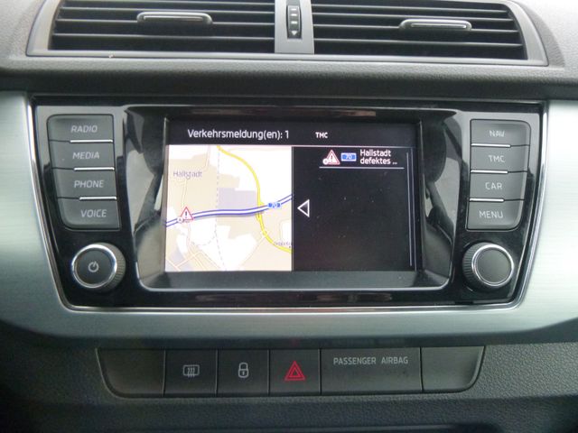 Fahrzeugabbildung Skoda Fabia 1,0 TSI Kombi >NAVI/Einparh/SmartLink<