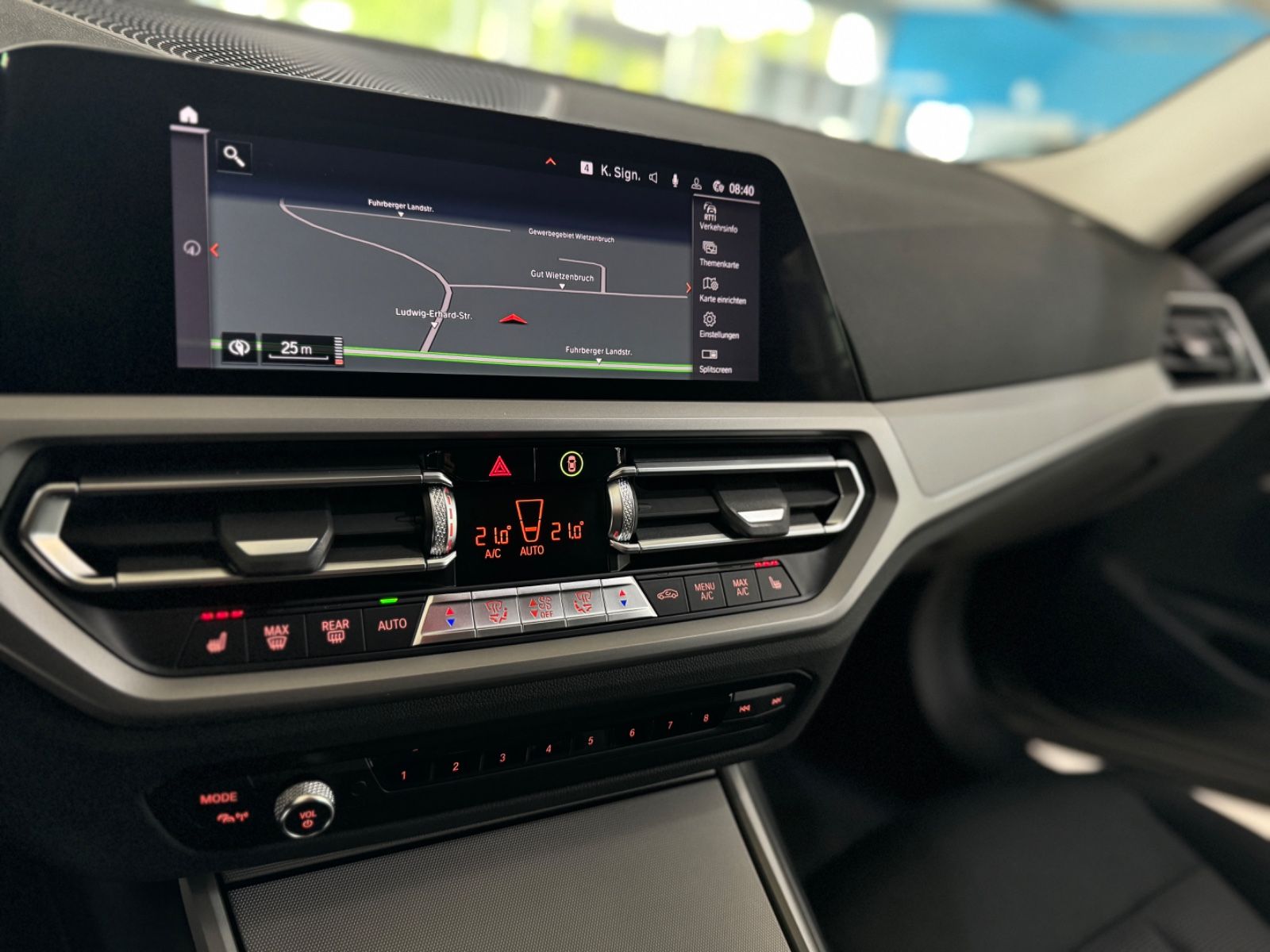 Fahrzeugabbildung BMW 320d HUD DAB Laser Komfort Alarm Fernlichtassist