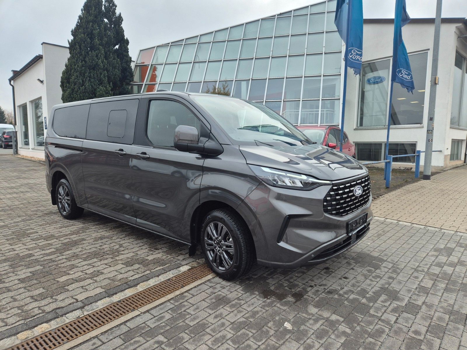 Ford Tourneo Custom Bus 320 L2 Tourneo Titanium FWD