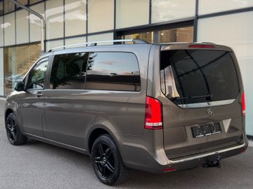 Mercedes V 220 - 4