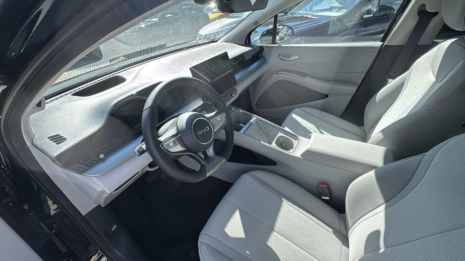 BYD DOLPHIN