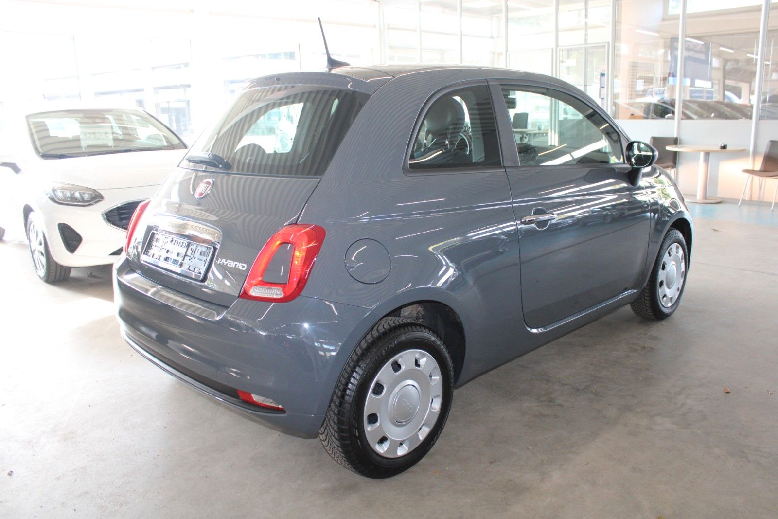 Fahrzeugabbildung Fiat 500 Hybrid CULT KLIMA DAB+ Allwetterreifen Tempo