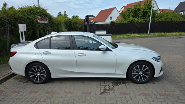 BMW 330i Advantage Automatic Advantage