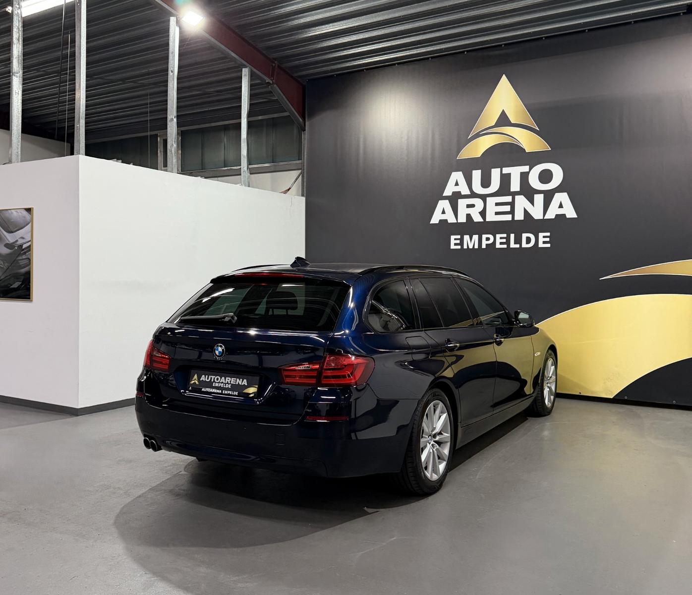 BMW 525 d Touring 218 ch • BVA • Pano • Cuir • Bi-Xénon • Attelage