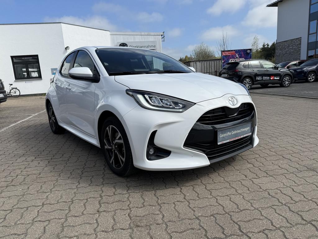 Toyota Yaris 1.5 Hybrid Team Deutschland