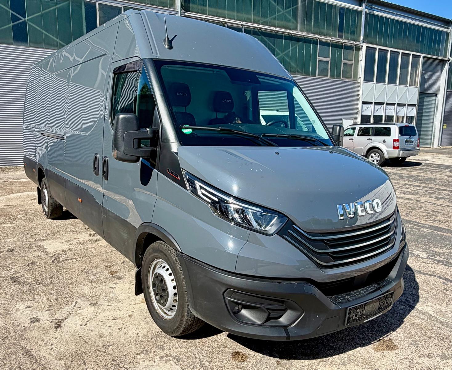 Iveco Daily Kasten 35S18V LED L4H2 Navi AHK R.Kam