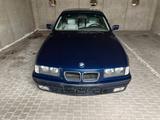 BMW E36 320i 6 Zylinder - BMW 320: Coupe, 320i E36