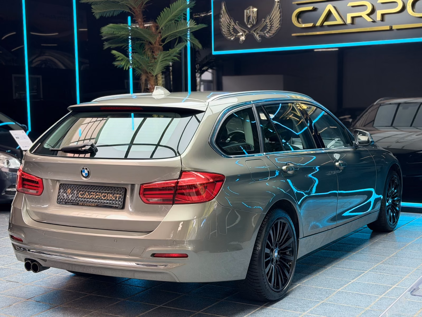 BMW 320 3 Touring 320 i xDrive Luxury Line/Volleder/