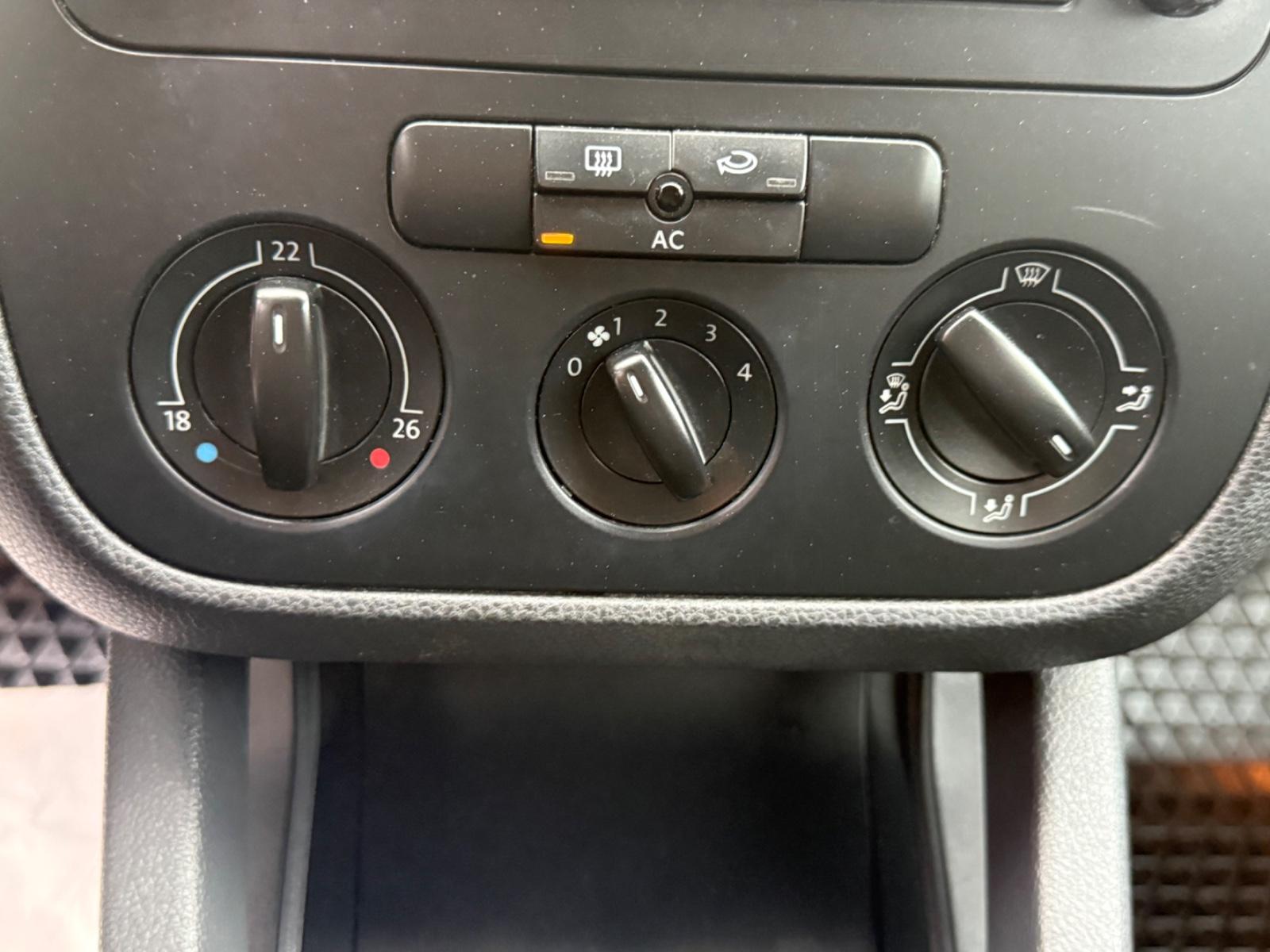 Volkswagen Golf V Lim. Tour 1.4 Zahnriemen TÜV SHZ PDC Alu