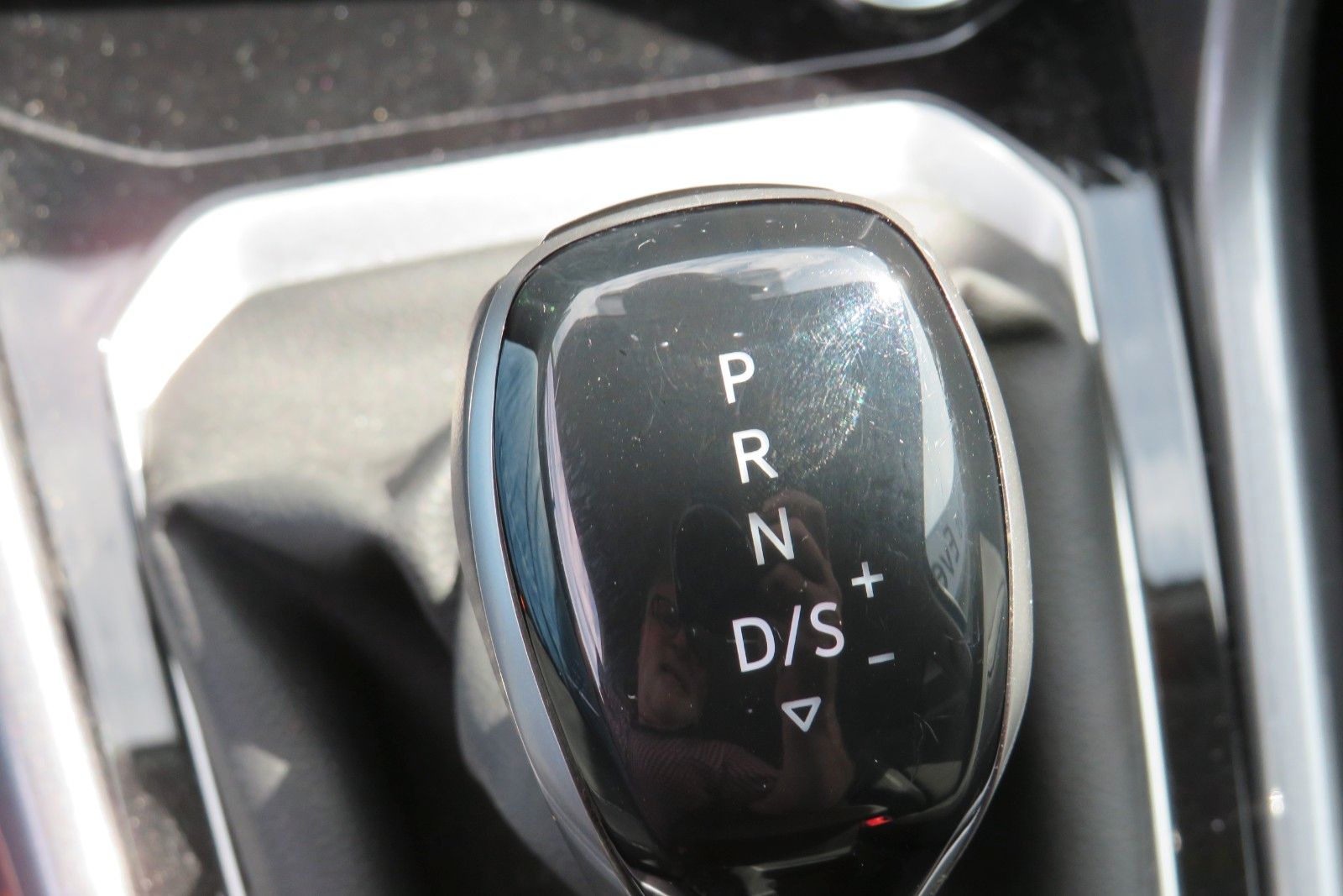 Fahrzeugabbildung Volkswagen T-Roc Style ACC APP MASSAGE SITZH. 17`KAMERA 1.H