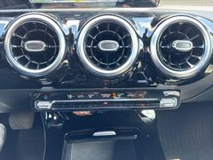 Fahrzeugabbildung Mercedes-Benz A 180d 7G-DCT LED NAVIGATION PDC TEMPOMAT