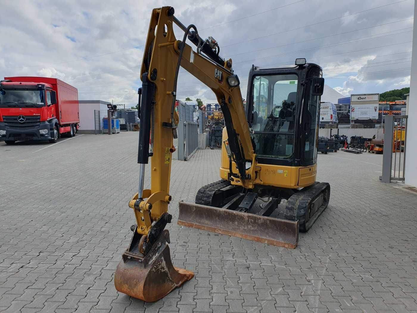 Fahrzeugabbildung CAT 303.5E2CR / nur 2.107h! / 1x Tieflöffel / 2021