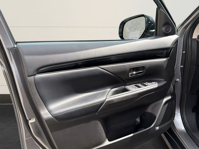 Mitsubishi Outlander Edition+ 2WD+LED+AHK+Carplay+Leder+Len