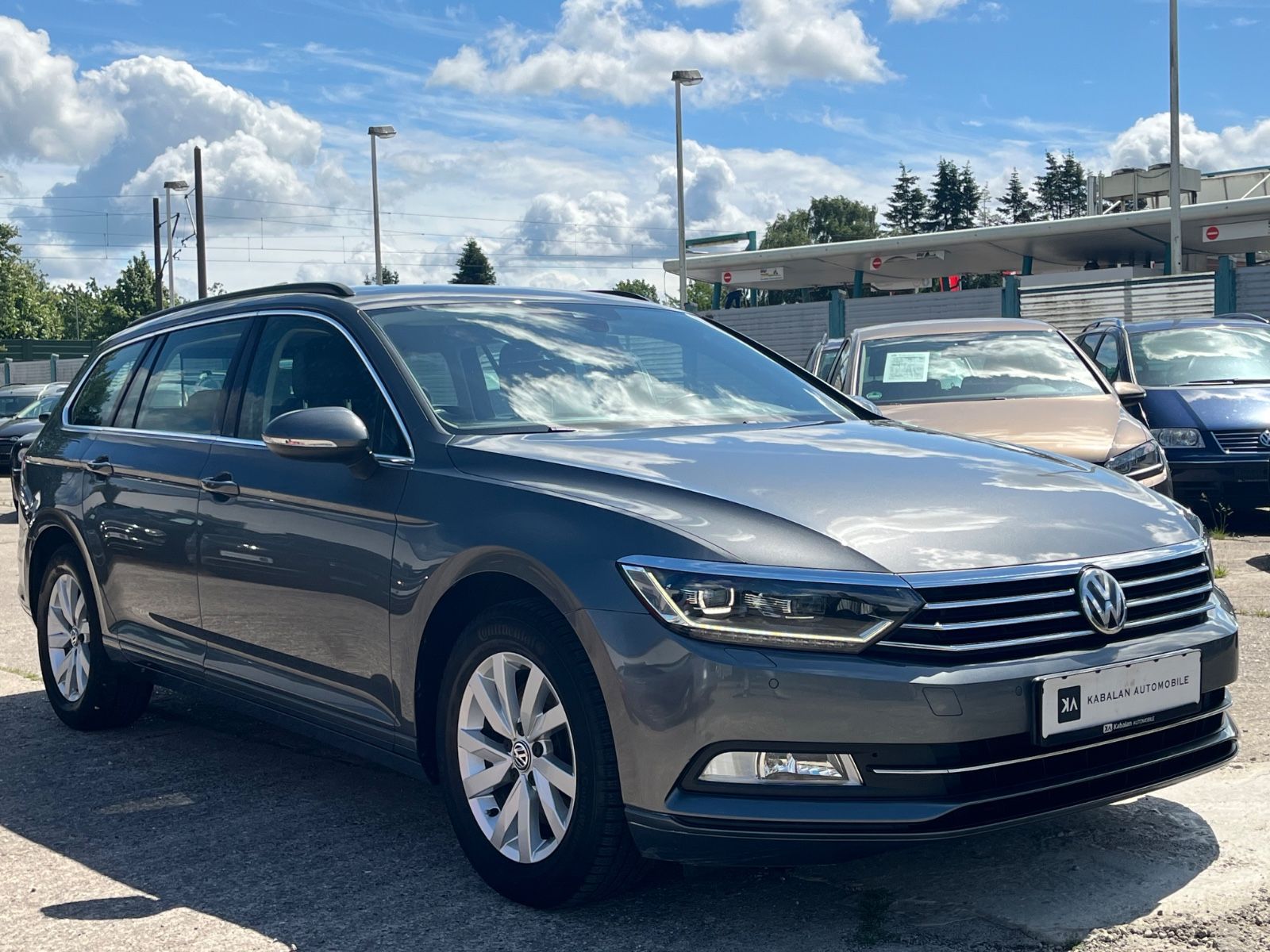 VW Passat Variant Highline°LED°AHK°Massage°S.-Heft