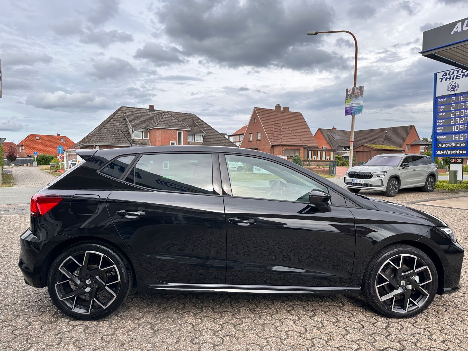 Fahrzeugabbildung SEAT Ibiza 1.0 TSI FR Black Edition DSG ACC/LED/Kamer