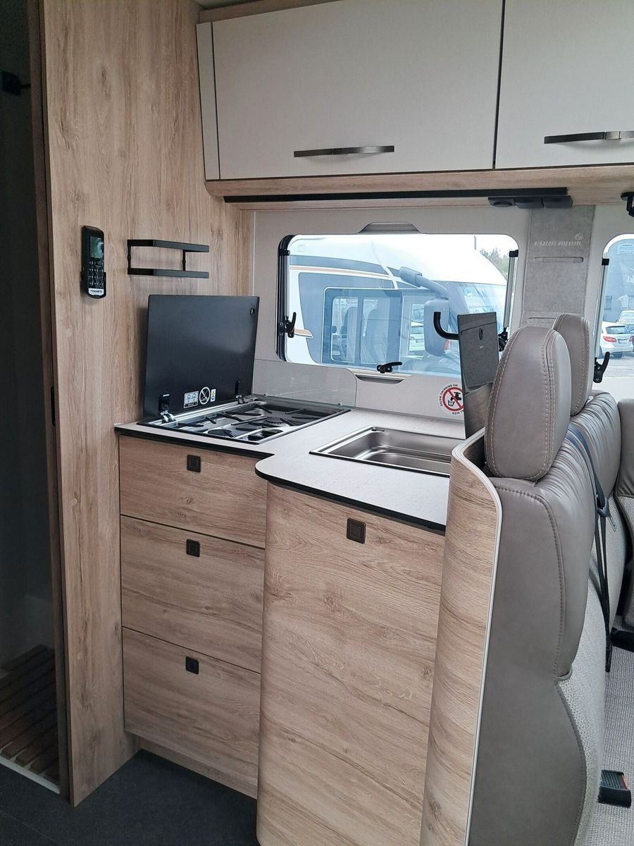 Fahrzeugabbildung Eura Mobil Integra Line IL 720 EB SAT, SOLAR, LUFTFEDERUNG1