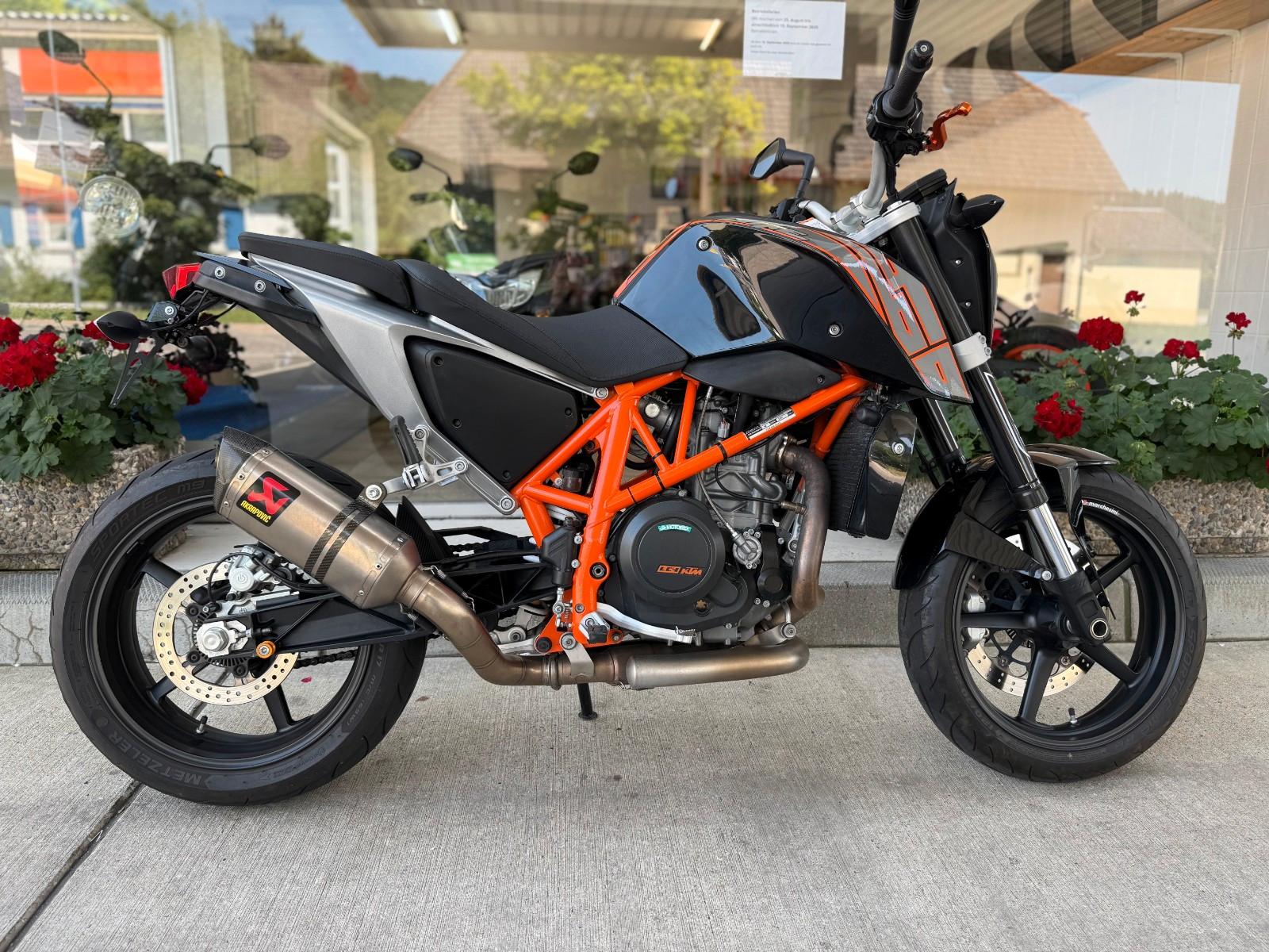 KTM 690 Duke