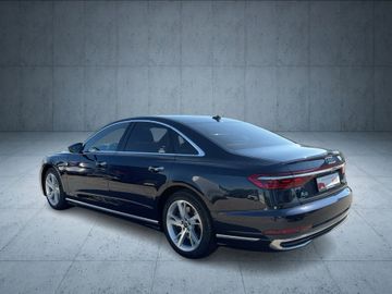 Audi A8 - 4
