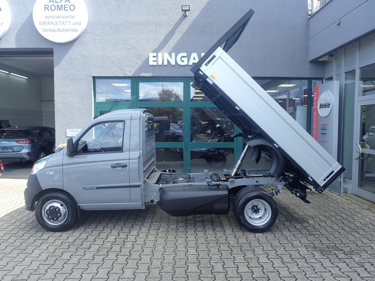 Fahrzeugabbildung Piaggio Porter NP6 TW Kipper LR 2,53m Pritschenlänge LPG