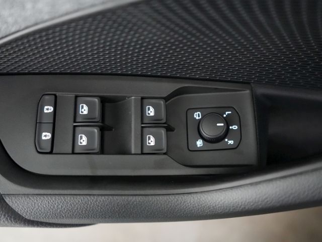 Octavia COMBI TOUR TSI+AHK+NAVI+SITZ-/LENKRADHEI