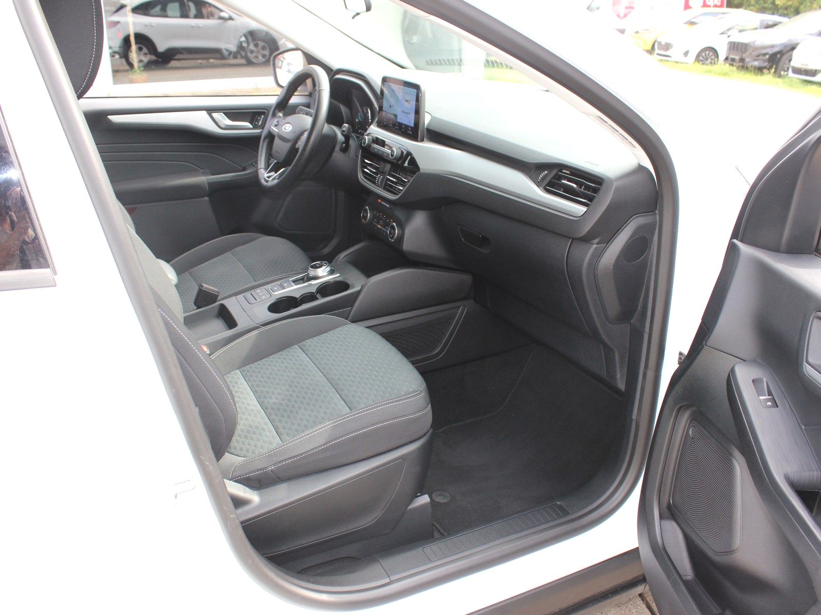 Fahrzeugabbildung Ford Kuga Plug-In Hybrid Cool & Connect 2,5 Duratec