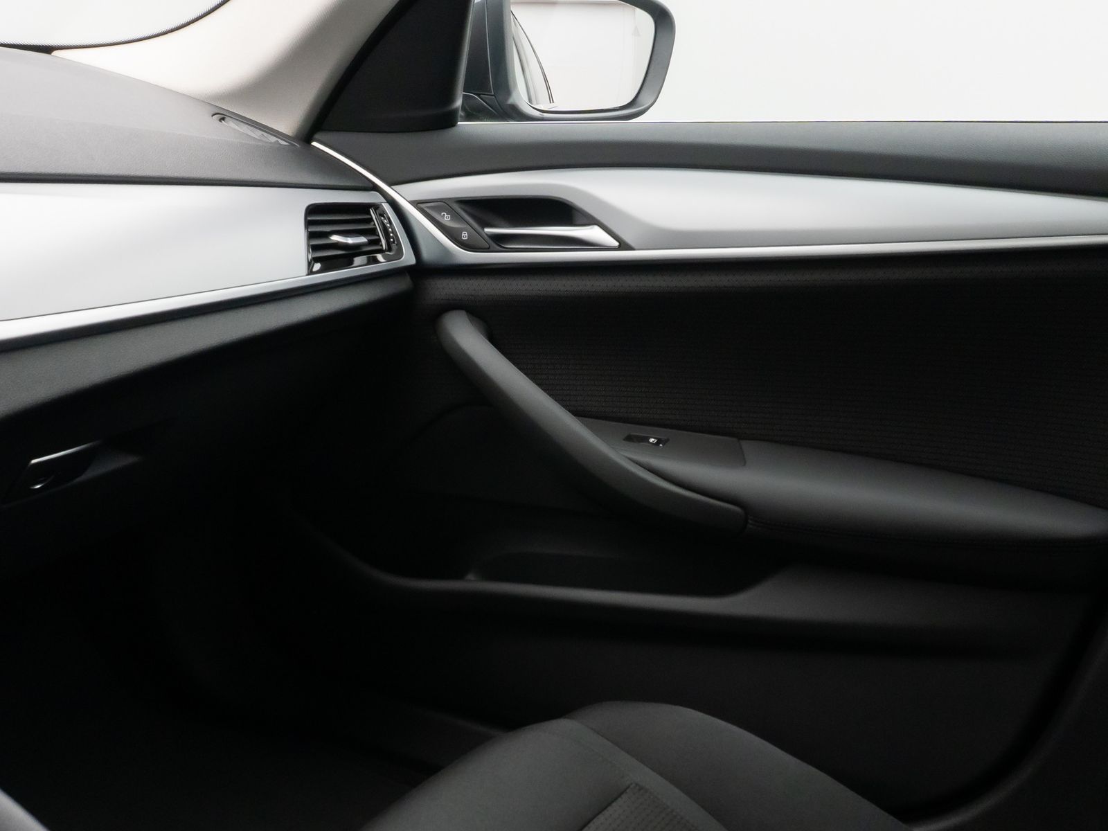 Fahrzeugabbildung BMW 520d Kamera HUD DAB 4xKlima DrivingAssist Alarm