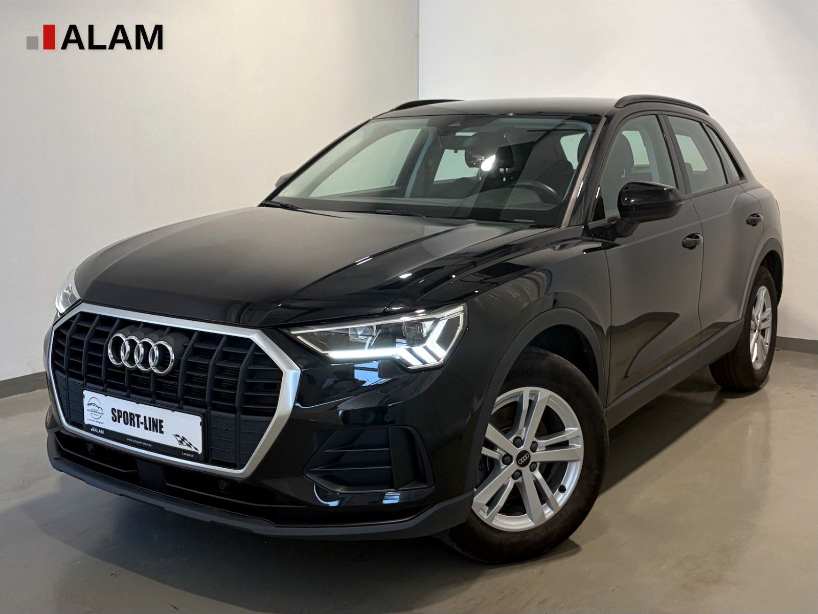 Audi Q3 35 TFSI Business DAB Lane LED Navi Side ViCo foto 1