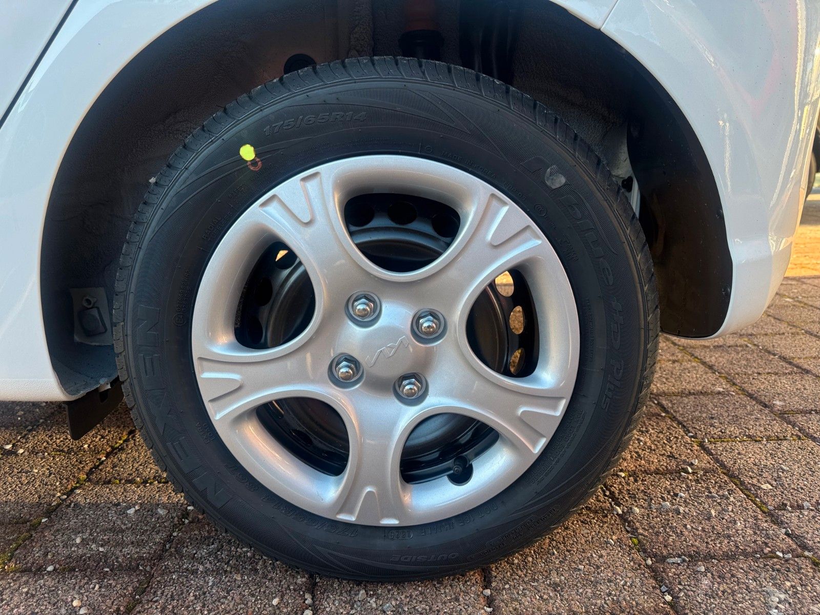 Fahrzeugabbildung Kia Picanto Navi PDC Kamera KLIMA Spurhalteassi