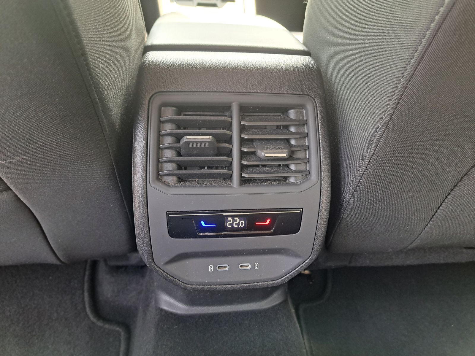 Fahrzeugabbildung SEAT Leon Style ST 2.0 TDI DSG LED PARK-ASSIST NAVI