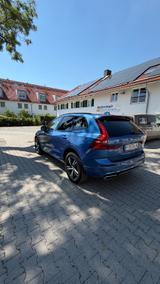Volvo XC60 B5 D AWD R Design Geartronic - Volvo XC60 Gebrauchtwagen in München