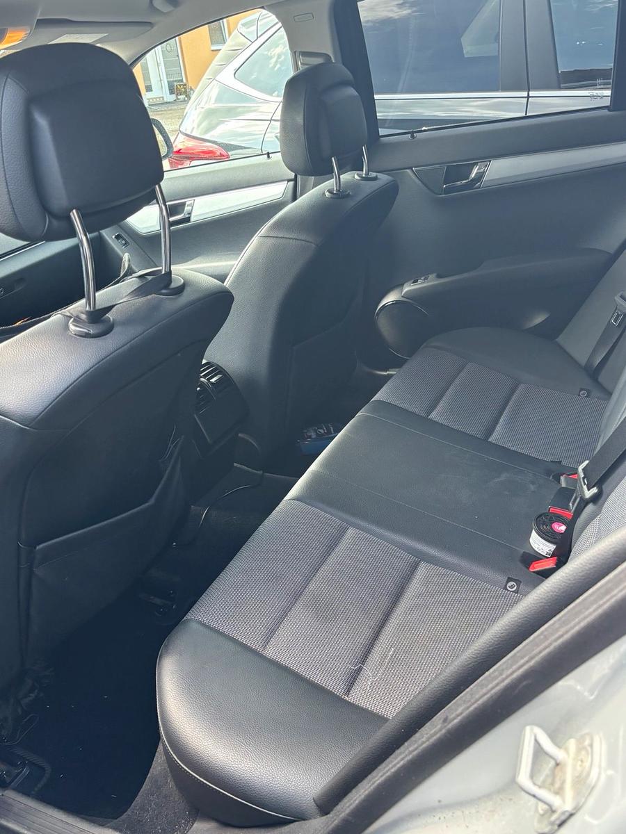 Mercedes-Benz C220 2008 — photo 8