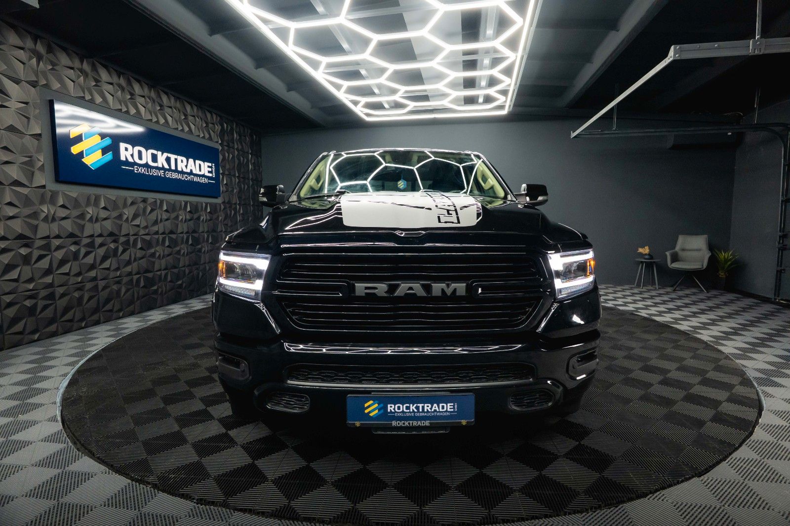 Fahrzeugabbildung Dodge RAM 5.7 V8 HEMI 4x4 LARAMIE Offroad Night LED