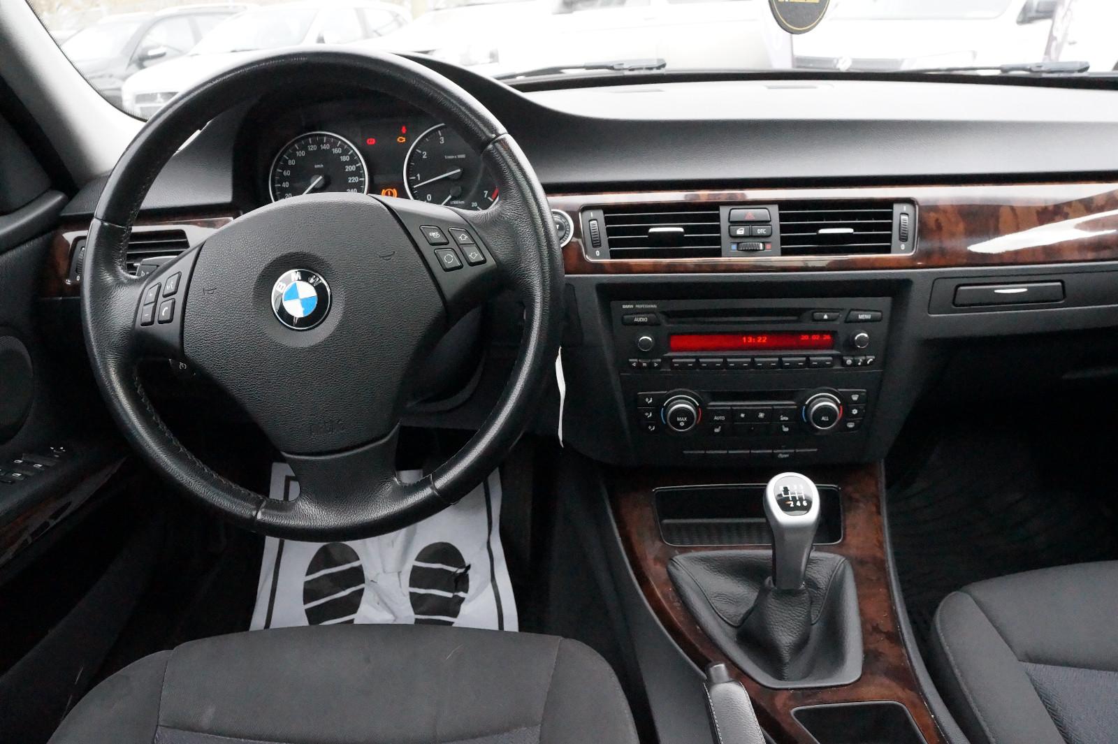 BMW 318 2010 — фото 10
