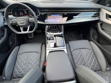 Audi Q8 - 10