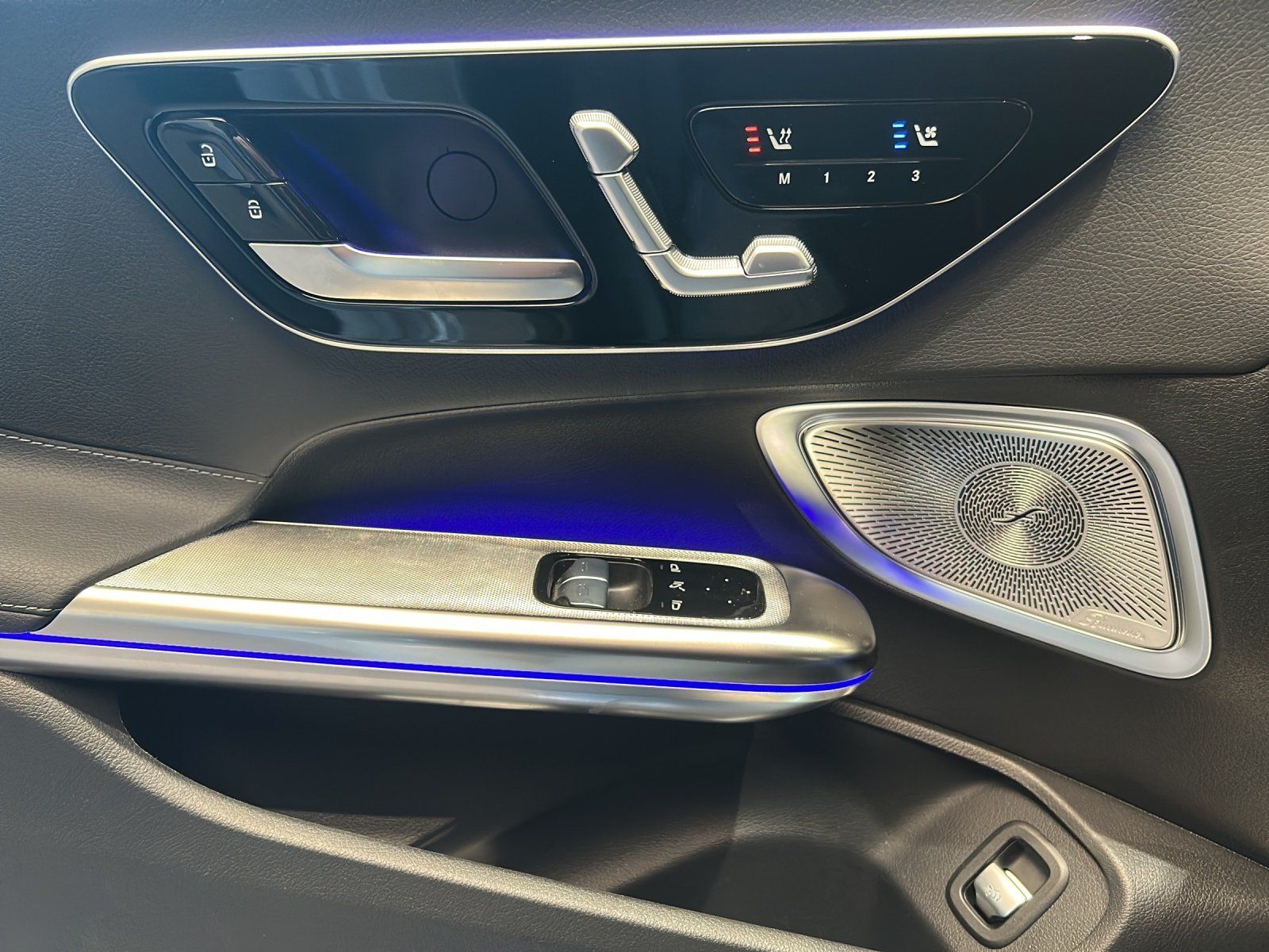 Fahrzeugabbildung Mercedes-Benz CLE 300 4MATIC Coupé AMG 360° Pano AHK DigLight