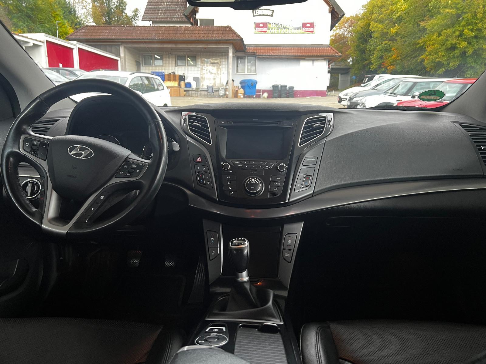 Hyundai i40 2015 — photo 24
