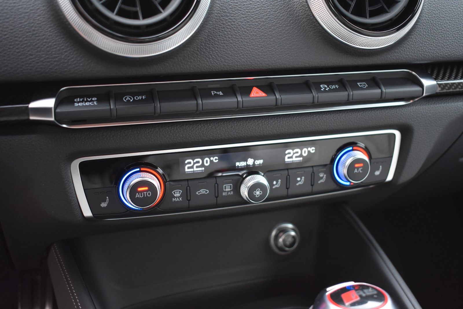 Fahrzeugabbildung Audi RS3 Sportback 2.5 TFSI quattro Keyles RS sitze