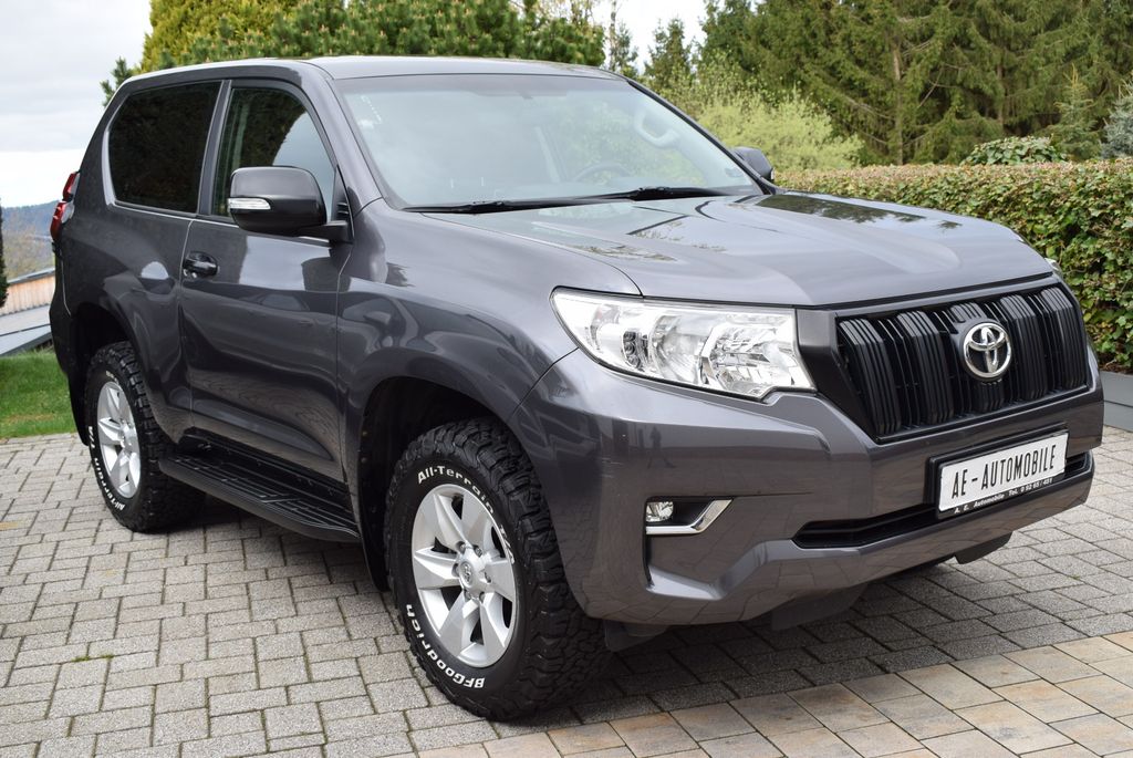 Image of Toyota Land Cruiser