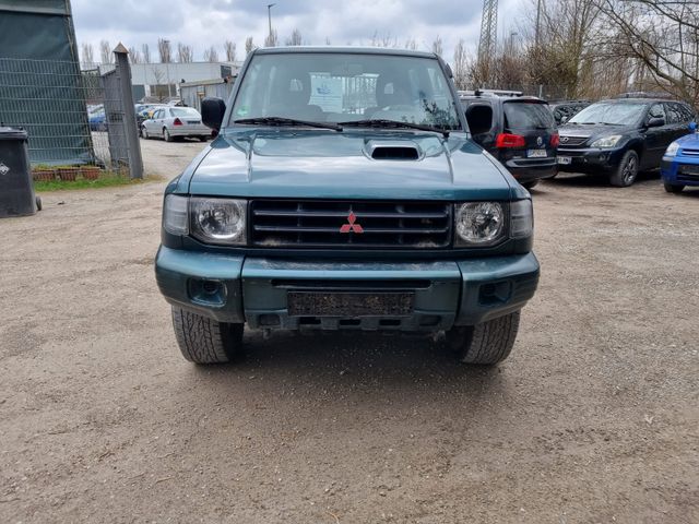 Mitsubishi Pajero TD Classic 2500