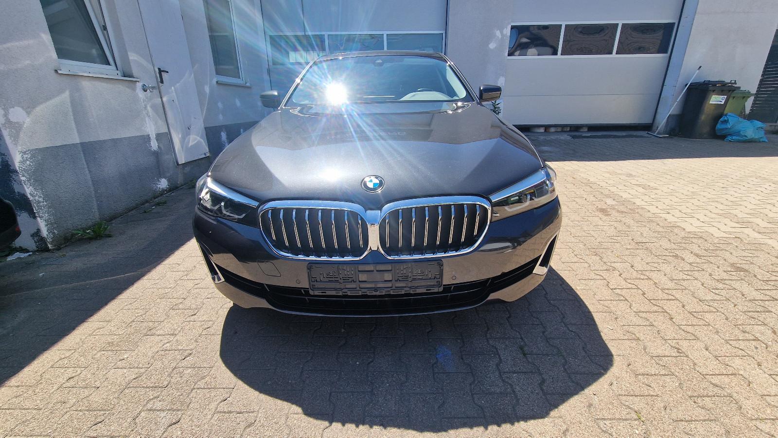 BMW 530d xDrive Luxury Line *Kamera*Carplay*