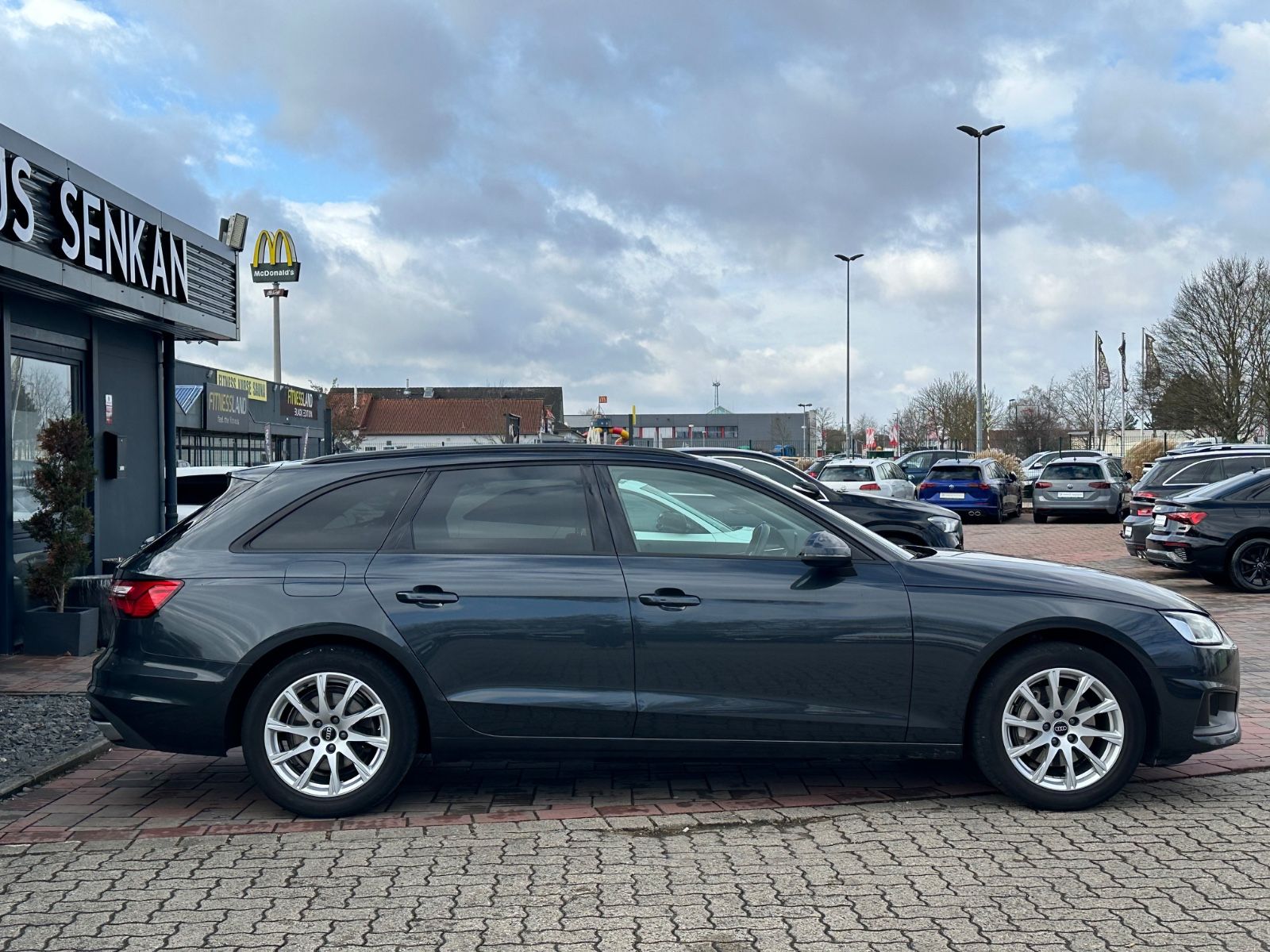Audi A4 Avant 40 TDI S-LINE*NAVI*LED*AHK* foto 8